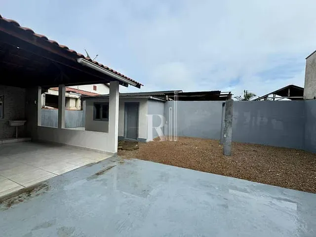 Casa com 300m² 2 quartos e 1 banheiro, à venda, no bairro Centro em Tijucas