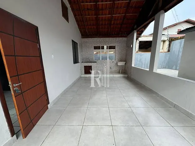 Casa com 300m² 2 quartos e 1 banheiro, à venda, no bairro Centro em Tijucas