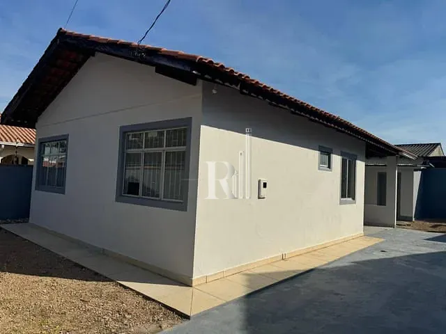 Casa com 300m² 2 quartos e 1 banheiro, à venda, no bairro Centro em Tijucas