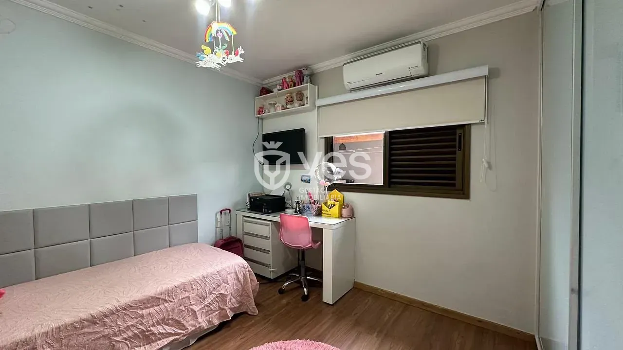 Casa, 3 quartos, 240 m² - Foto 2