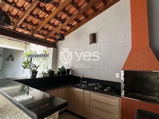 Casa 3 quartos e 2 banheiros, à venda, no bairro Centro em Araxá