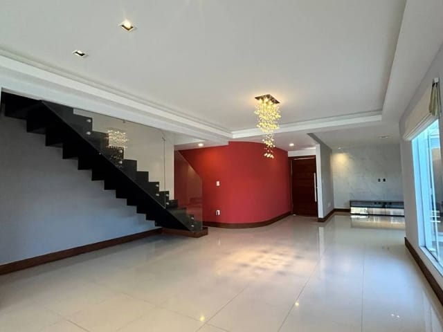 Casa com 300m² 5 quartos e 5 banheiros, à venda ou para alugar, no bairro Vale dos Cristais em Macaé
