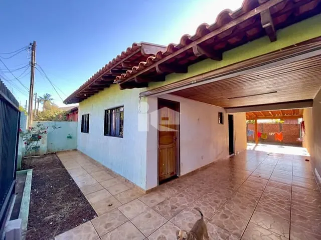 Casa com 250m² 3 quartos e 2 banheiros, à venda, no bairro Conjunto Habitacional Santiago em Rolândia