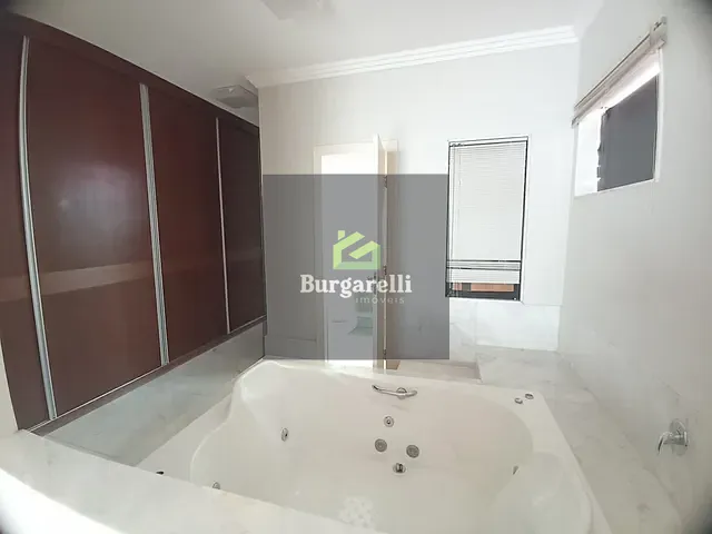 Casa 5 quartos e 6 banheiros, para alugar, no bairro Condomínio Stone Village em Lavras