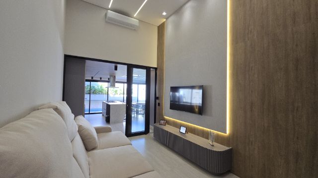 Casa 3 quartos e 3 banheiros, à venda, no bairro Jardim Paris em Maringá