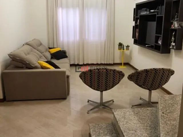 Casa 3 quartos e 2 banheiros, à venda, no bairro Operária em Londrina