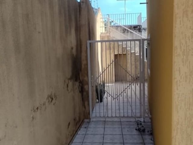 Casa com 300m² 3 quartos e 4 banheiros, para alugar, no bairro Conjunto Habitacional Cristal em Cambé