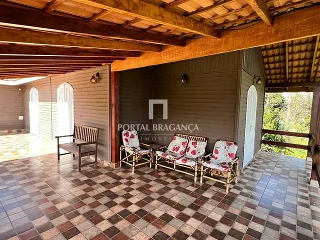 Casa com 1590m² 3 quartos e 4 banheiros, à venda, no bairro Chácaras São Conrado em Bragança Paulista