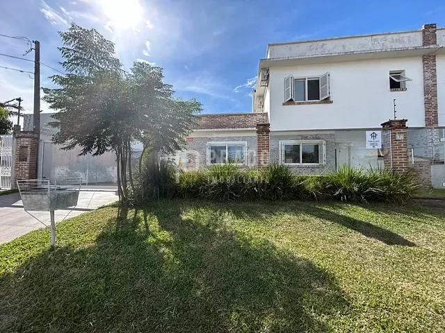Casa com 240m² 3 quartos e 3 banheiros, à venda, no bairro Laranjal em Pelotas