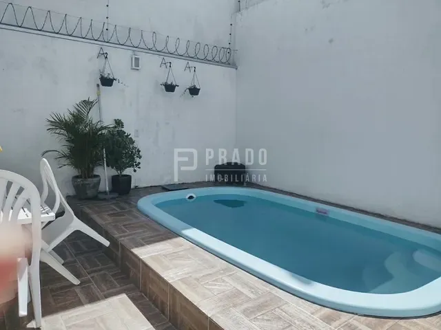 Casa com 240m² 3 quartos e 3 banheiros, à venda, no bairro Laranjal em Pelotas