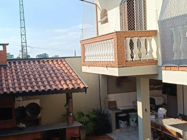 Casa com 250m² 2 quartos e 3 banheiros, à venda, no bairro Santa Claudina em Vinhedo