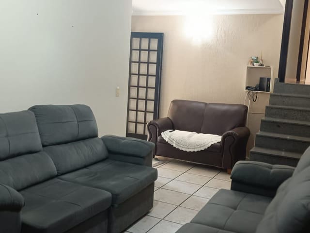 Casa com 250m² 2 quartos e 3 banheiros, à venda, no bairro Santa Claudina em Vinhedo