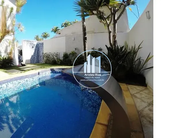 Casa com 450m² 4 quartos e 4 banheiros, à venda ou para alugar, no bairro Fátima I em Pouso Alegre