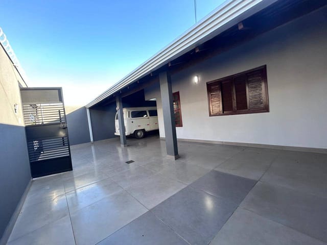 Foto do Casa - Casa Espaçosa para Alugar no Bairro Tranquilo – Perfeita para sua Família! | Romeu Imóveis