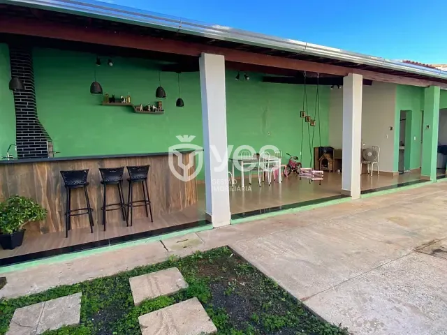 Casa 3 quartos e 2 banheiros, à venda, no bairro Centro em Araxá