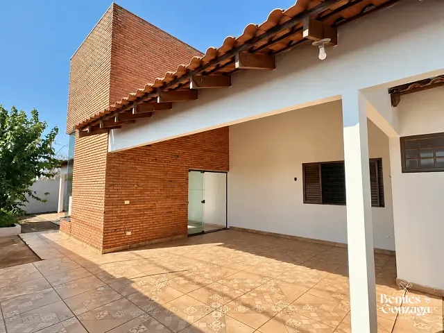 Casa 3 quartos e 3 banheiros, à venda, no bairro Residencial Arezzo em Maringá