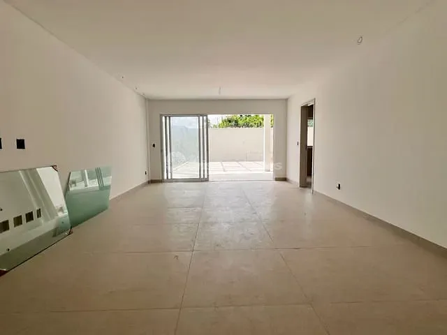 Casa 4 quartos e 6 banheiros, à venda, no bairro Uruguai em Teresina