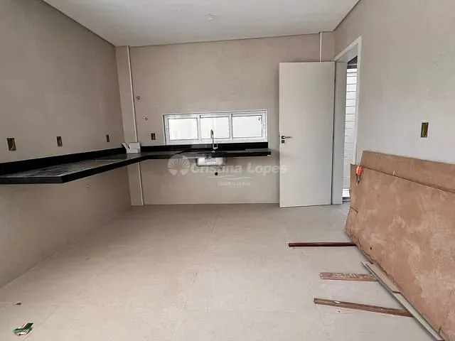 Casa 4 quartos e 6 banheiros, à venda, no bairro Uruguai em Teresina