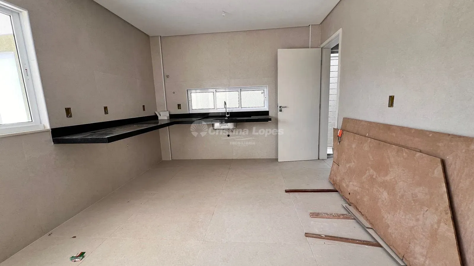 Casa, 4 quartos, 234 m² - Foto 1
