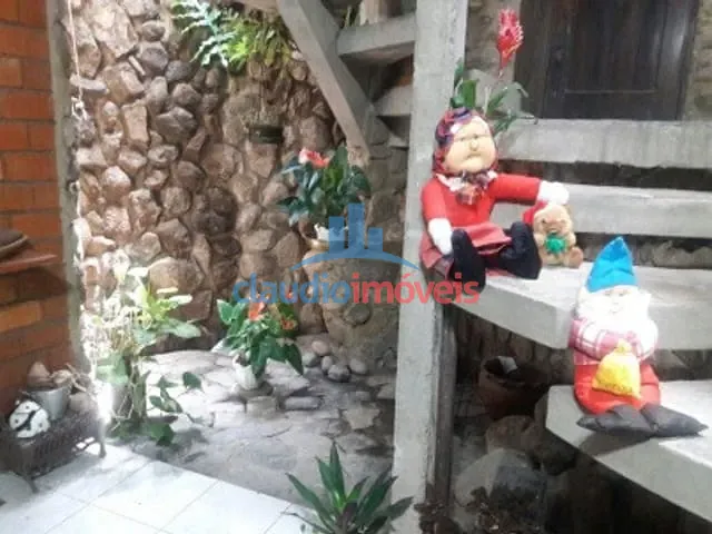 Casa 3 quartos e 1 banheiro, à venda, no bairro Santa Rosa em Barra Mansa