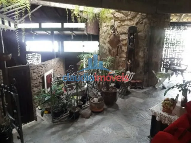 Casa 3 quartos e 1 banheiro, à venda, no bairro Santa Rosa em Barra Mansa