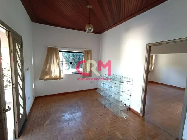 Casa com 263m² 3 quartos e 1 banheiro, à venda, no bairro Centro em Taquaritinga