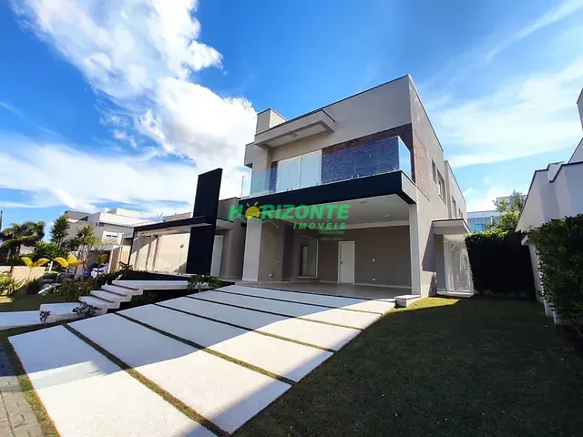 Casa com 350m² 4 quartos e 6 banheiros, para alugar, no bairro Urbanova em São José dos Campos
