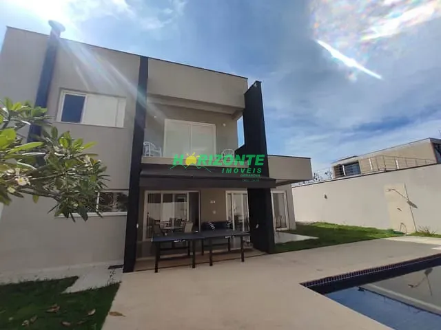 Casa com 350m² 4 quartos e 6 banheiros, para alugar, no bairro Urbanova em São José dos Campos