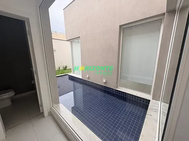 Casa com 350m² 4 quartos e 6 banheiros, para alugar, no bairro Urbanova em São José dos Campos