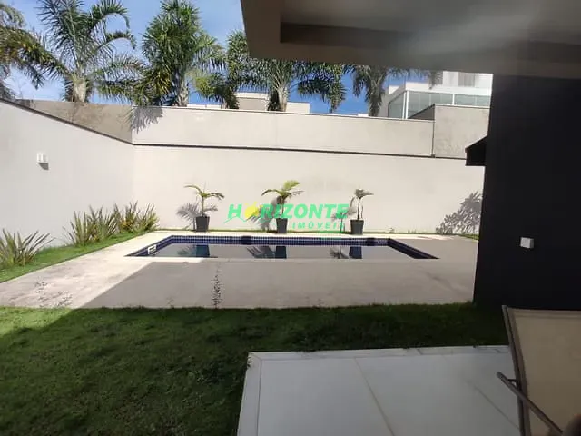 Casa com 350m² 4 quartos e 6 banheiros, para alugar, no bairro Urbanova em São José dos Campos
