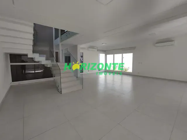 Casa com 350m² 4 quartos e 6 banheiros, para alugar, no bairro Urbanova em São José dos Campos
