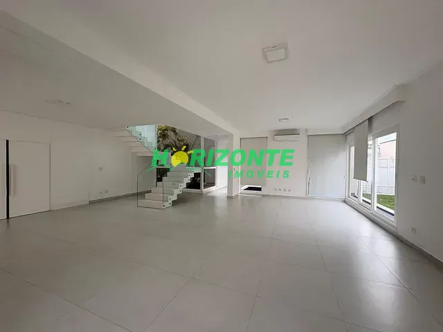 Casa com 350m² 4 quartos e 6 banheiros, para alugar, no bairro Urbanova em São José dos Campos