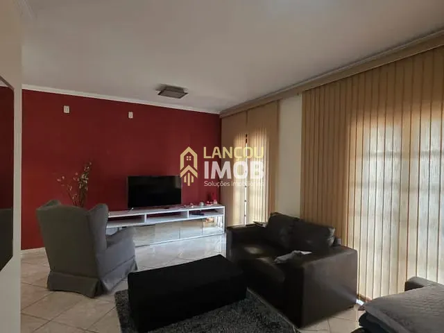 Casa com 150m² 2 quartos e 2 banheiros, à venda, no bairro Parque Cidade Jardim II em Jundiaí