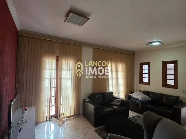 Casa com 150m² 2 quartos e 2 banheiros, à venda, no bairro Parque Cidade Jardim II em Jundiaí