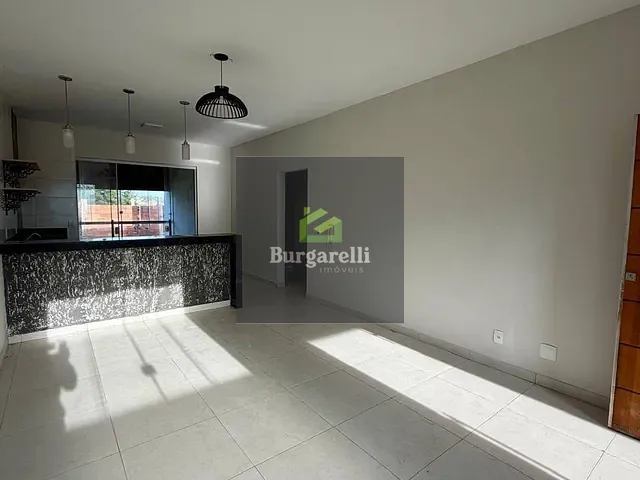 Casa 3 quartos e 2 banheiros, para alugar, no bairro Jardim Eldorado em Lavras