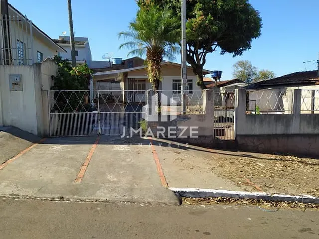Casa com 359m² 3 quartos e 2 banheiros, à venda, no bairro Vila Country Club em Apucarana