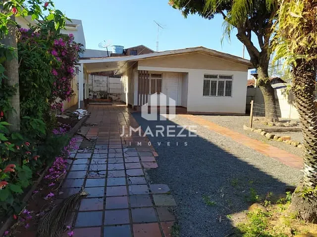 Casa com 359m² 3 quartos e 2 banheiros, à venda, no bairro Vila Country Club em Apucarana