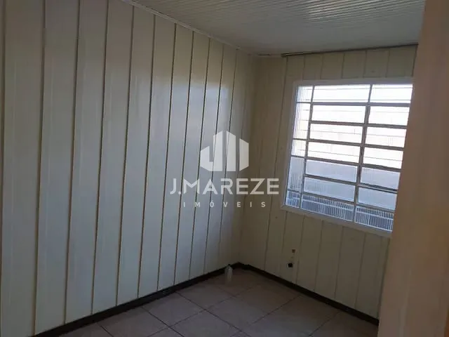Casa com 359m² 3 quartos e 2 banheiros, à venda, no bairro Vila Country Club em Apucarana