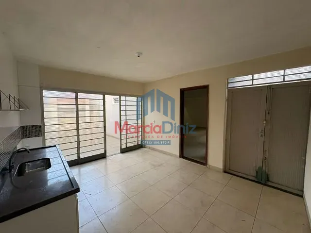 Casa 3 quartos e 2 banheiros, à venda, no bairro Centro  em Ituverava