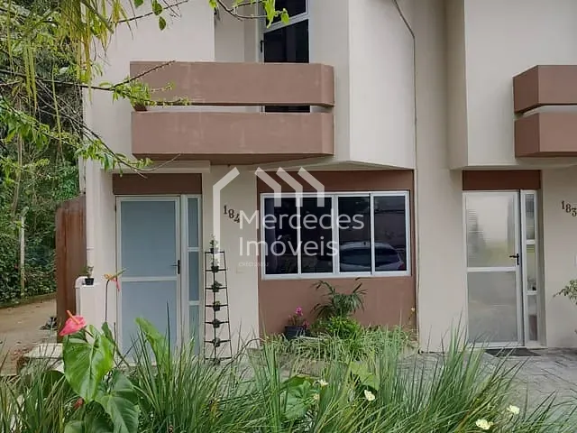 Casa com 56m² 2 quartos e 2 banheiros, à venda, no bairro Ariribá em Balneário Camboriú