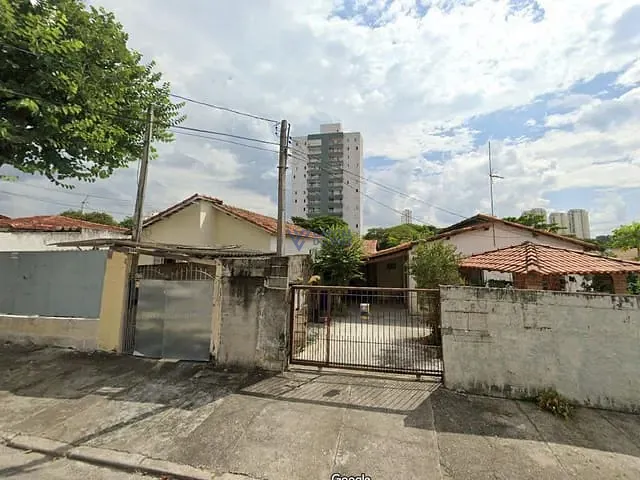 Casa com 300m² 3 quartos e 1 banheiro, à venda, no bairro Parque Industrial em São José dos Campos