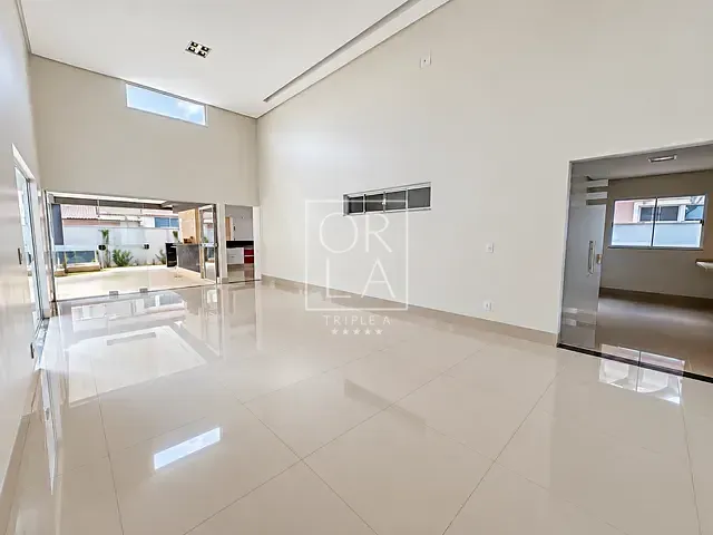 Casa com 397m² 3 quartos e 4 banheiros, à venda, no bairro Jardins Valência em Goiânia