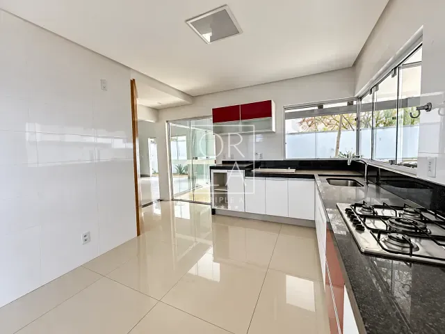 Casa com 397m² 3 quartos e 4 banheiros, à venda, no bairro Jardins Valência em Goiânia