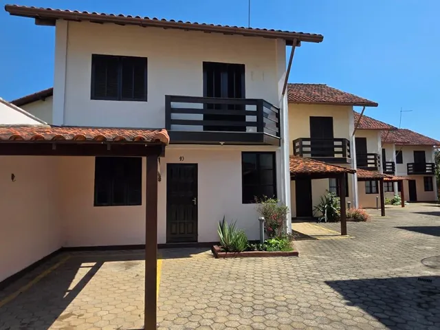 Casa 2 quartos e 2 banheiros, para alugar, no bairro Recanto em Rio das Ostras