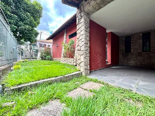 Casa 3 quartos e 4 banheiros, à venda, no bairro Niterói em Volta Redonda