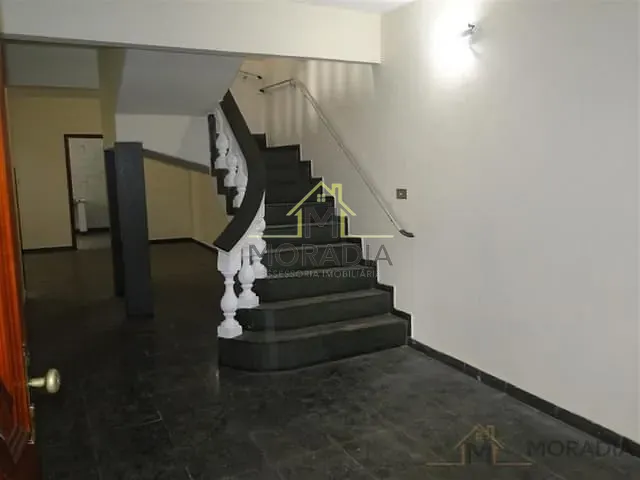 Casa com 406m² 5 quartos e 2 banheiros, à venda, no bairro Centro em Guaxupé