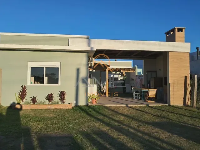 Casa 2 quartos e 1 banheiro, à venda, no bairro Cassino em Rio Grande