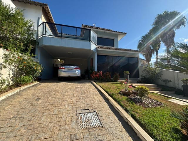 Casa com 411m² 3 quartos e 4 banheiros, à venda, no bairro Glória em Macaé