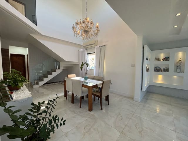 Casa com 411m² 3 quartos e 4 banheiros, à venda, no bairro Glória em Macaé