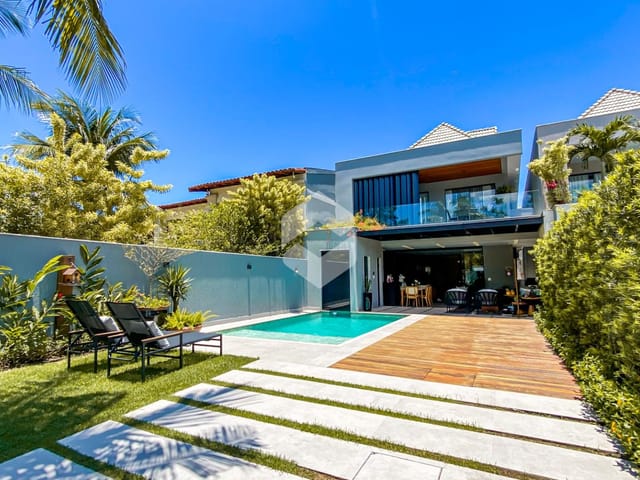 Casa com 355m² 4 quartos e 8 banheiros, à venda, no bairro Barra da Tijuca em Rio de Janeiro